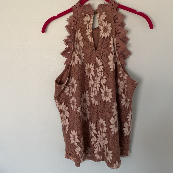 Lace top - Picture 3 of 3